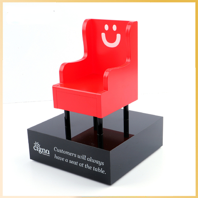 Custom Mini Red Sofa Shape Acrylic Award Trophy For Furniture Thema Bedrijfsherkenning of viering